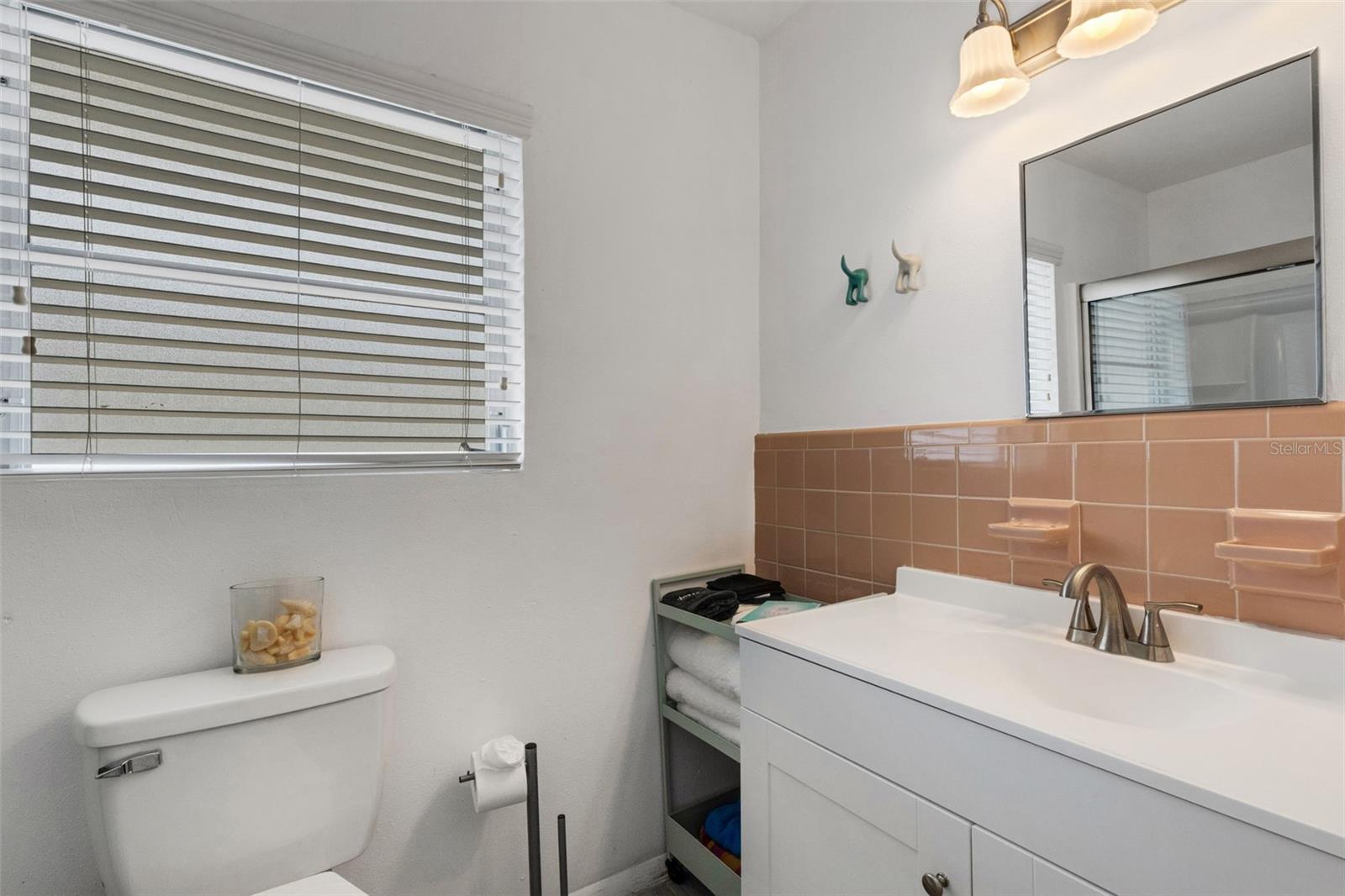 Listing photo id 42 for 531 Granada Avenue