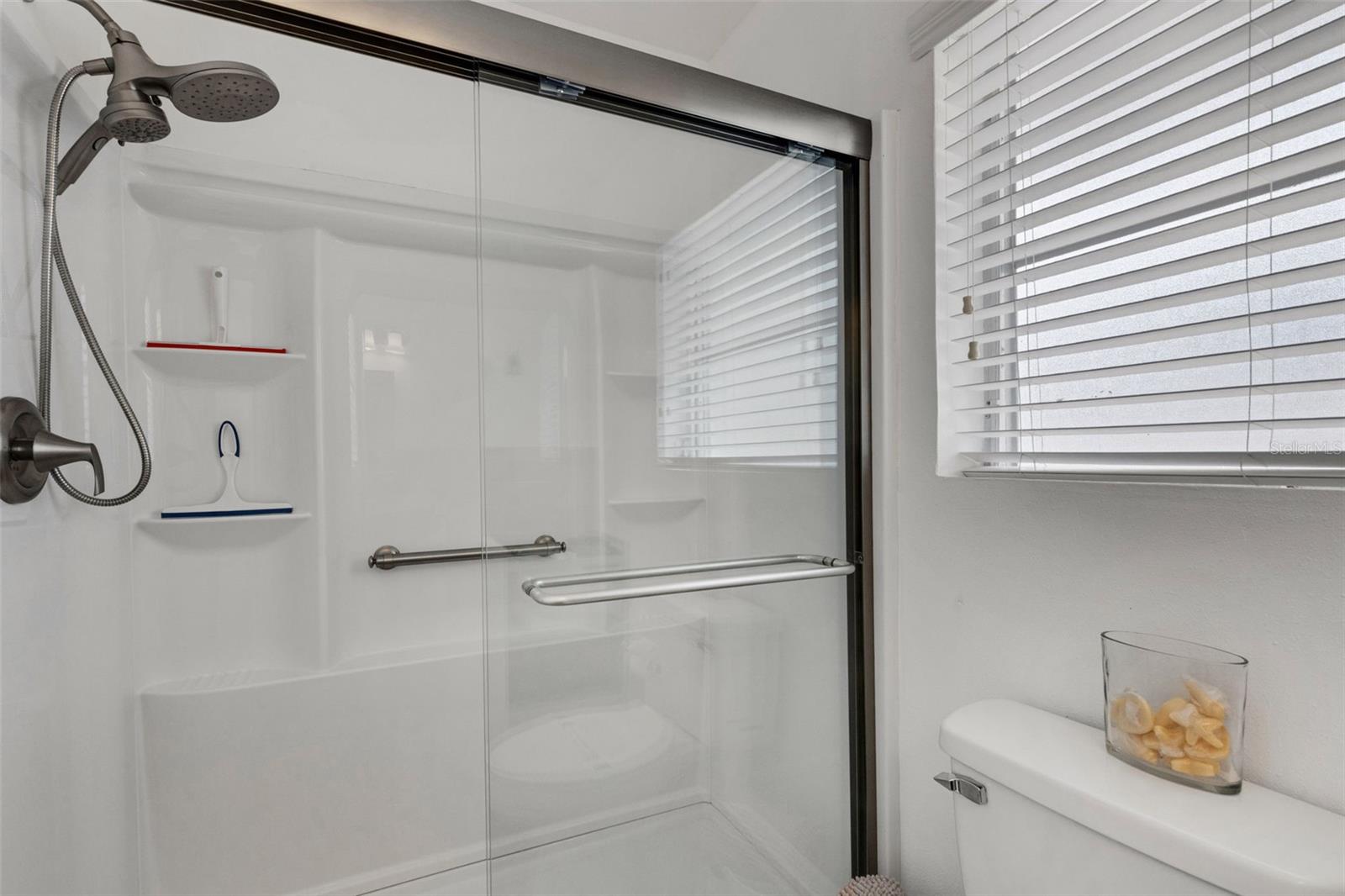 Listing photo id 43 for 531 Granada Avenue