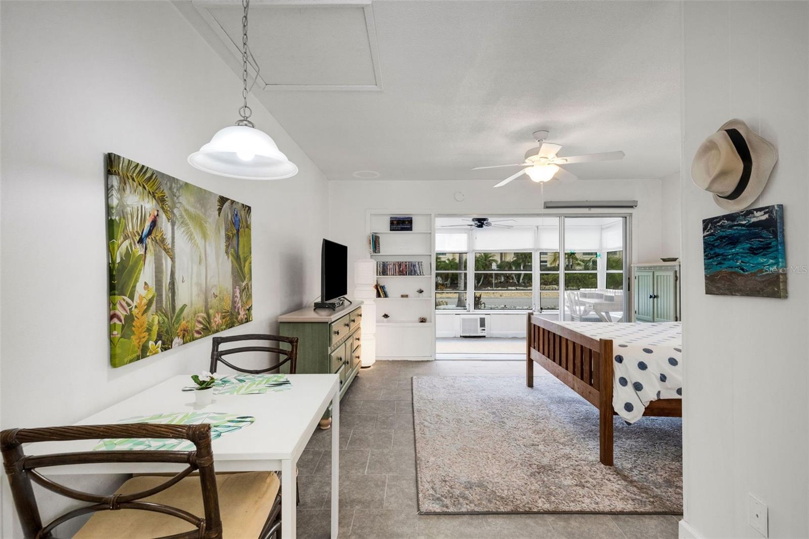 Listing photo id 46 for 531 Granada Avenue