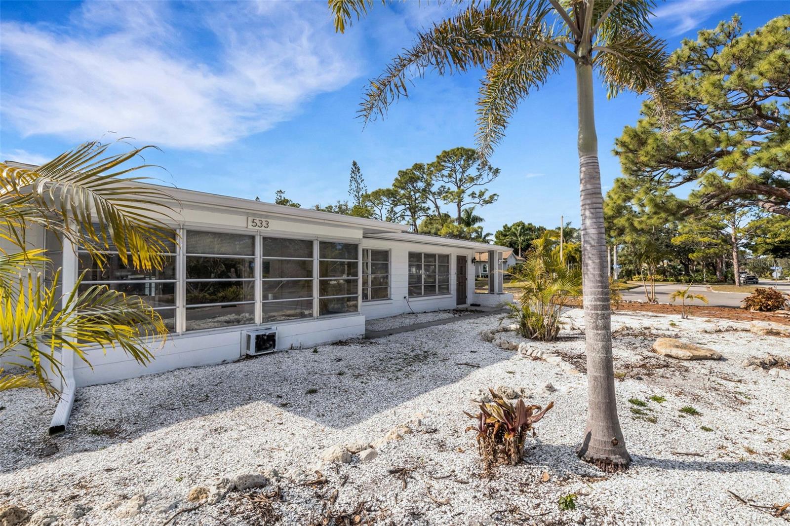 Listing photo id 73 for 531 Granada Avenue