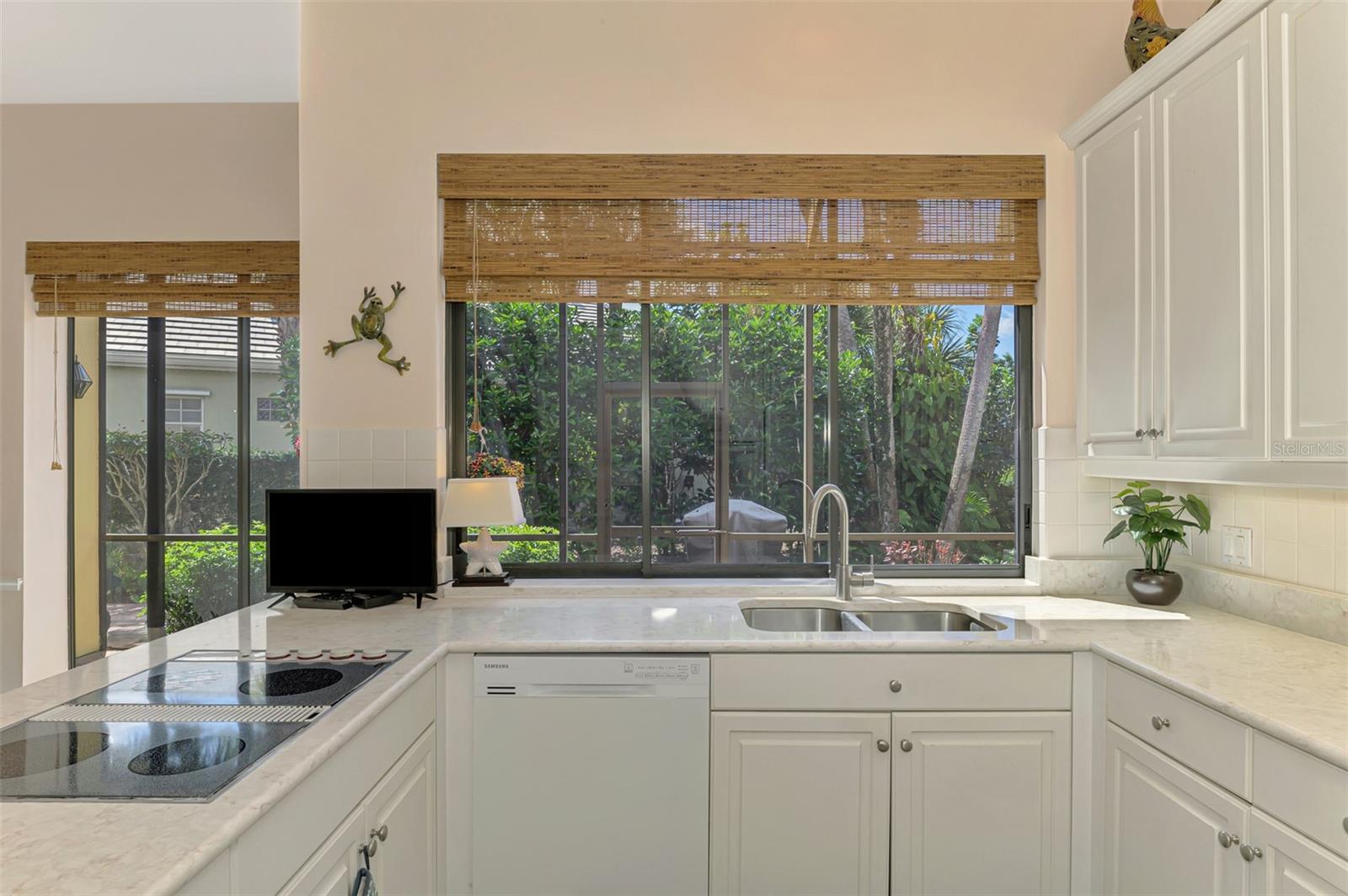 Image 16 of 92 For 9 Saint John Boulevard