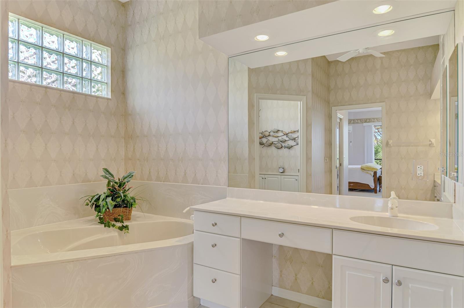 Image 34 of 92 For 9 Saint John Boulevard