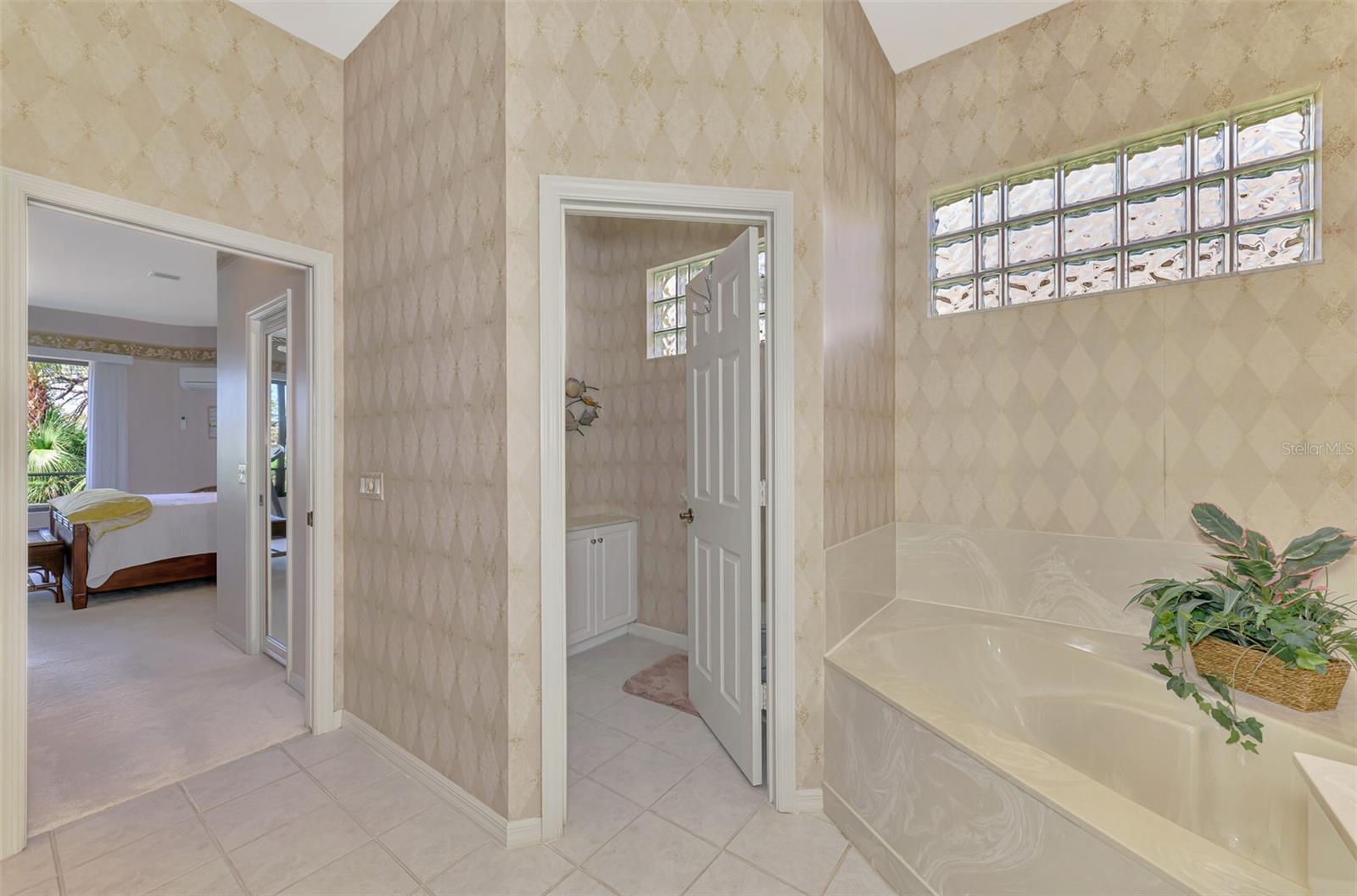 Image 36 of 92 For 9 Saint John Boulevard