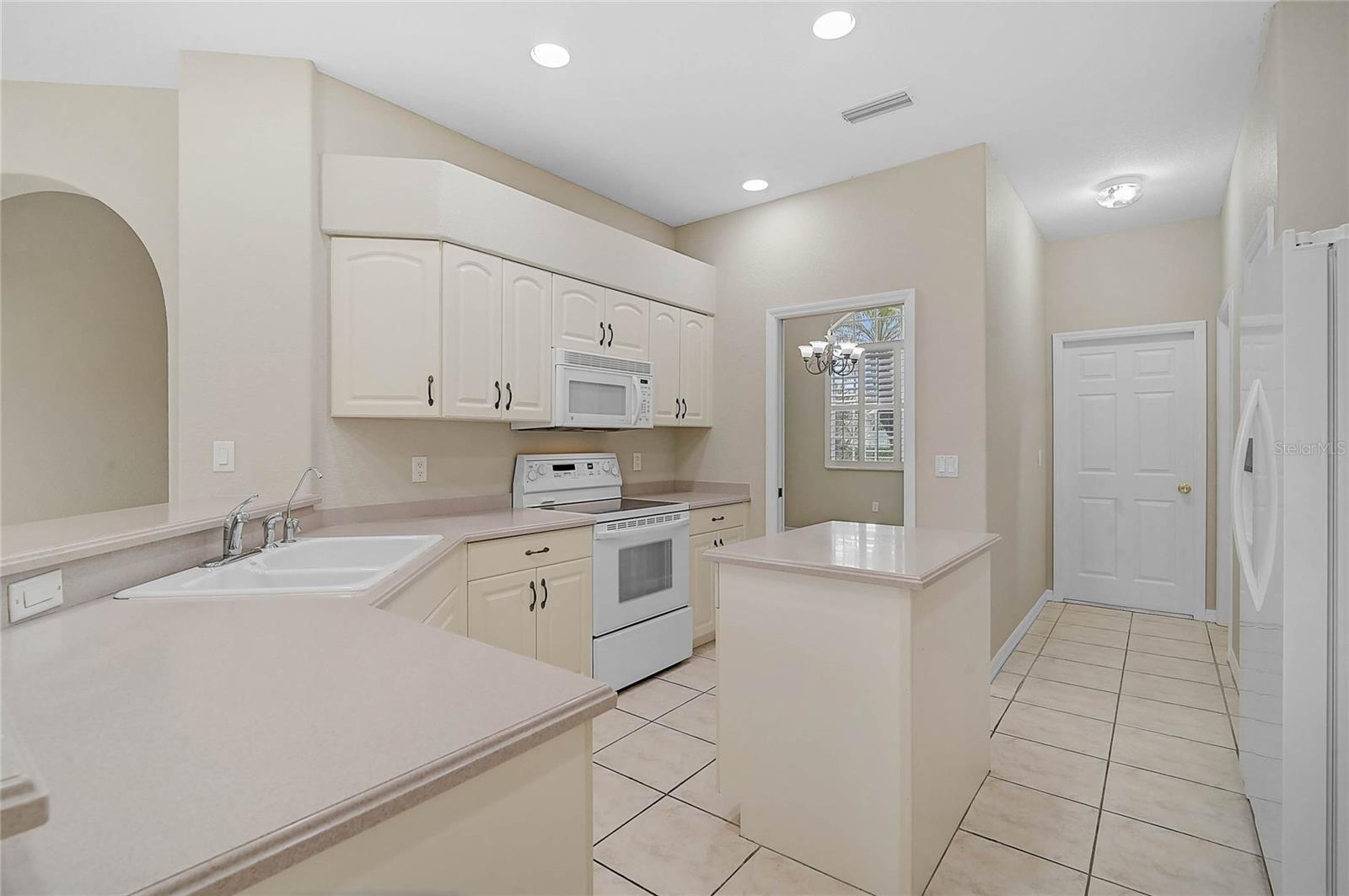 Image 13 of 51 For 4356 Corso Venetia Boulevard