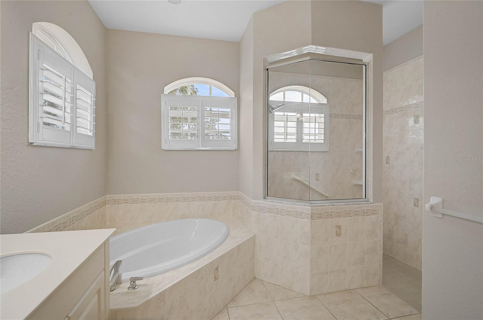 Image 23 of 51 For 4356 Corso Venetia Boulevard