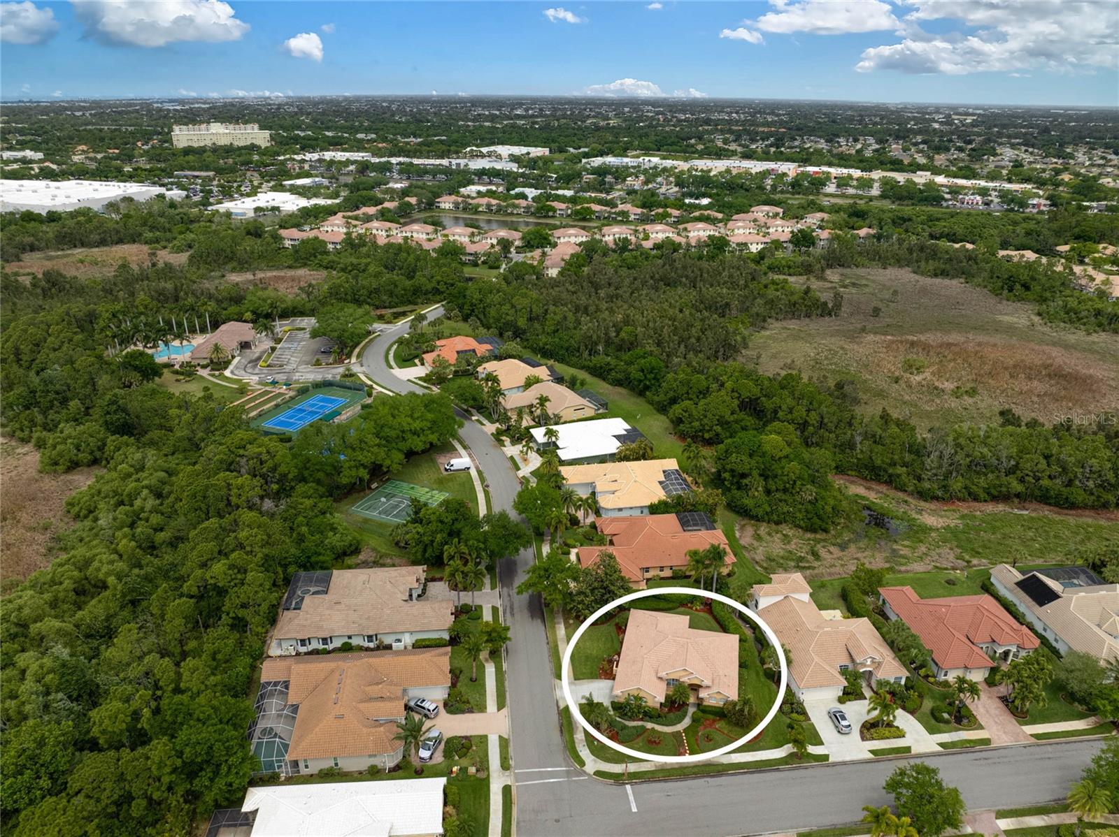 Image 39 of 51 For 4356 Corso Venetia Boulevard