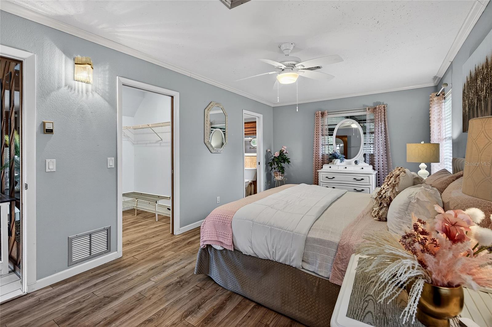 Image 43 of 74 For 5841 Osprey Road