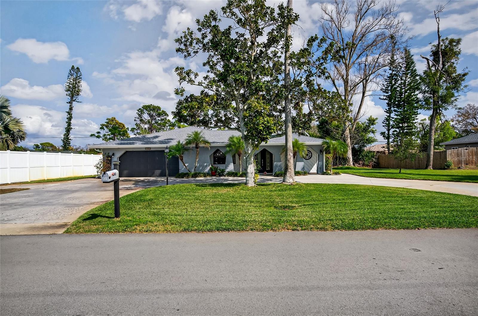 Image 5 of 74 For 5841 Osprey Road