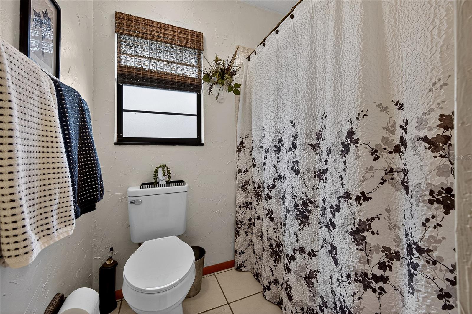 Image 57 of 74 For 5841 Osprey Road