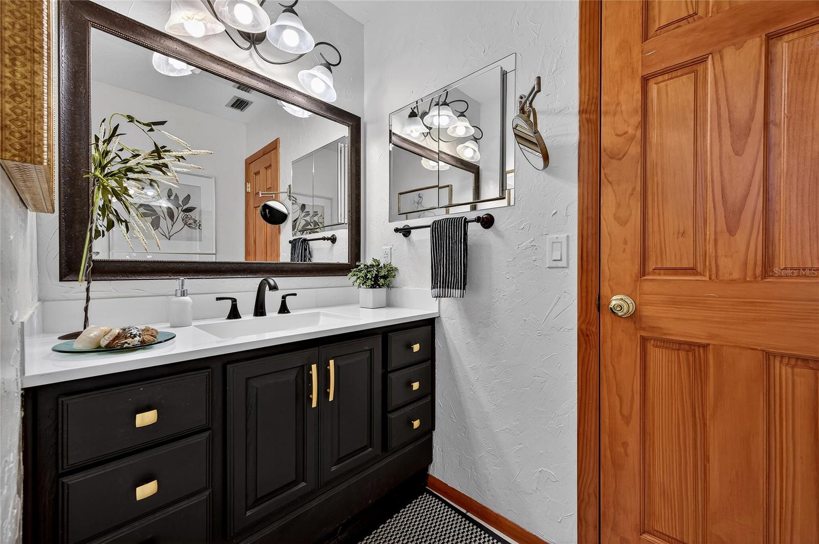 Image 58 of 74 For 5841 Osprey Road