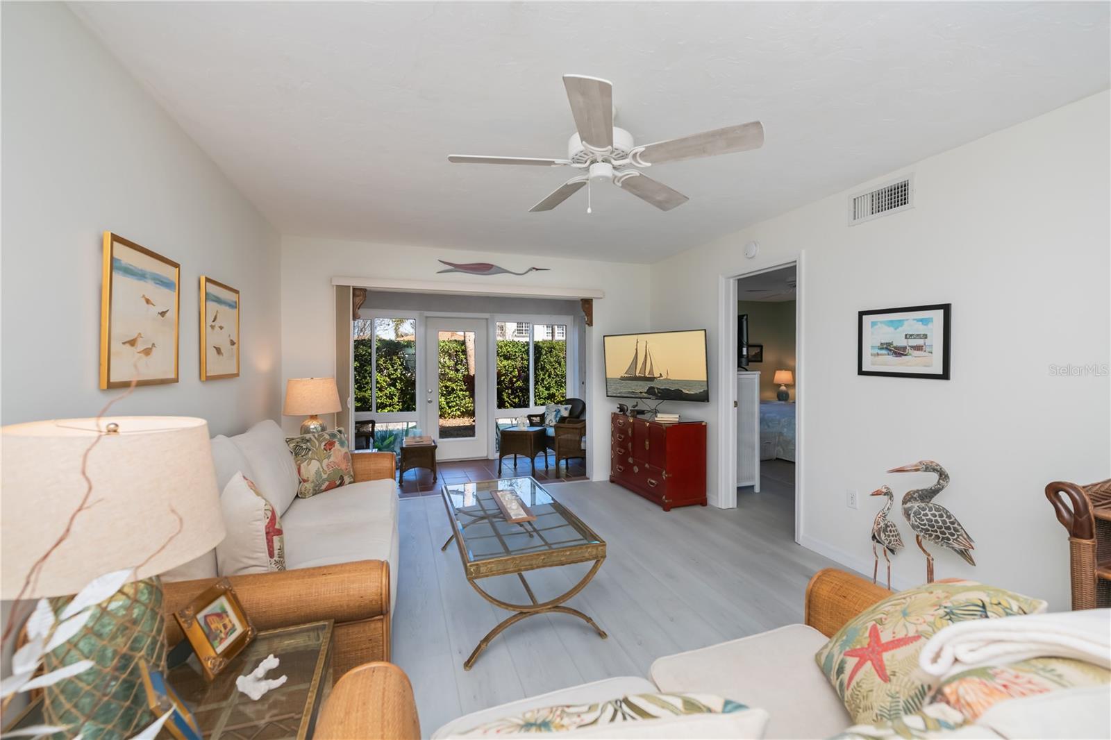 Image 13 of 55 For 1041 Capri Isles Boulevard 104