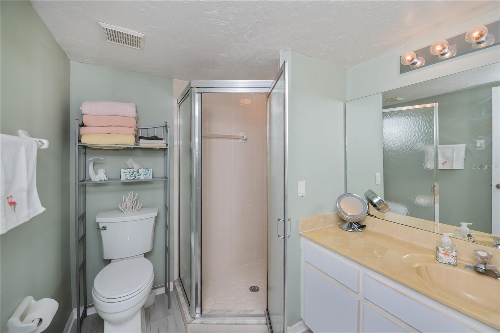 Image 25 of 55 For 1041 Capri Isles Boulevard 104