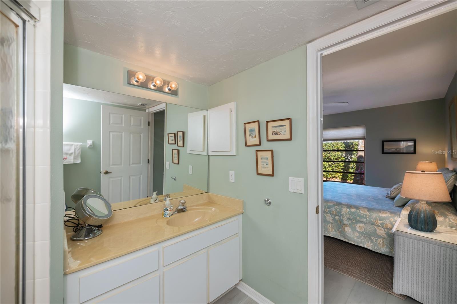 Image 26 of 55 For 1041 Capri Isles Boulevard 104