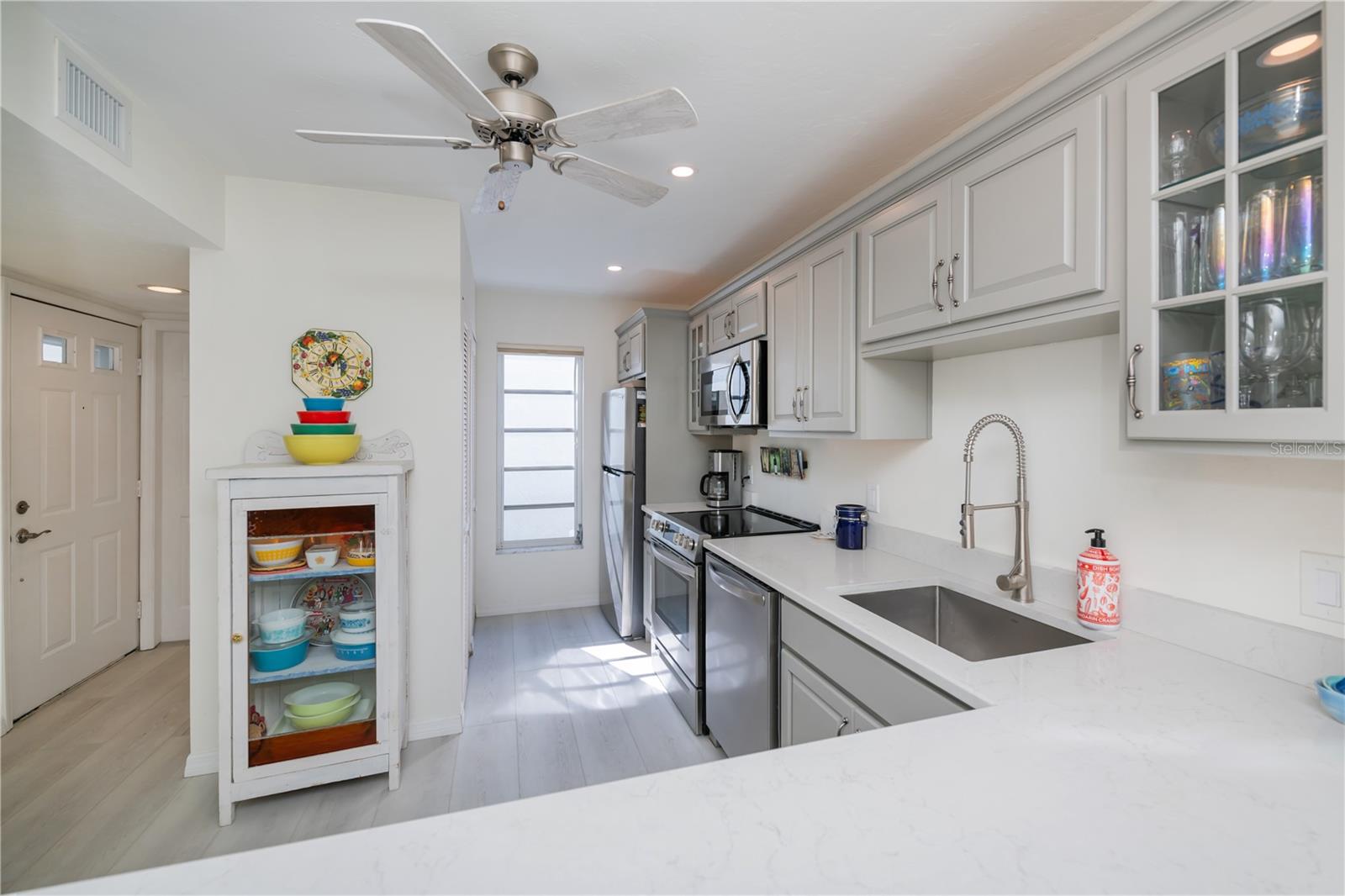 Image 7 of 55 For 1041 Capri Isles Boulevard 104