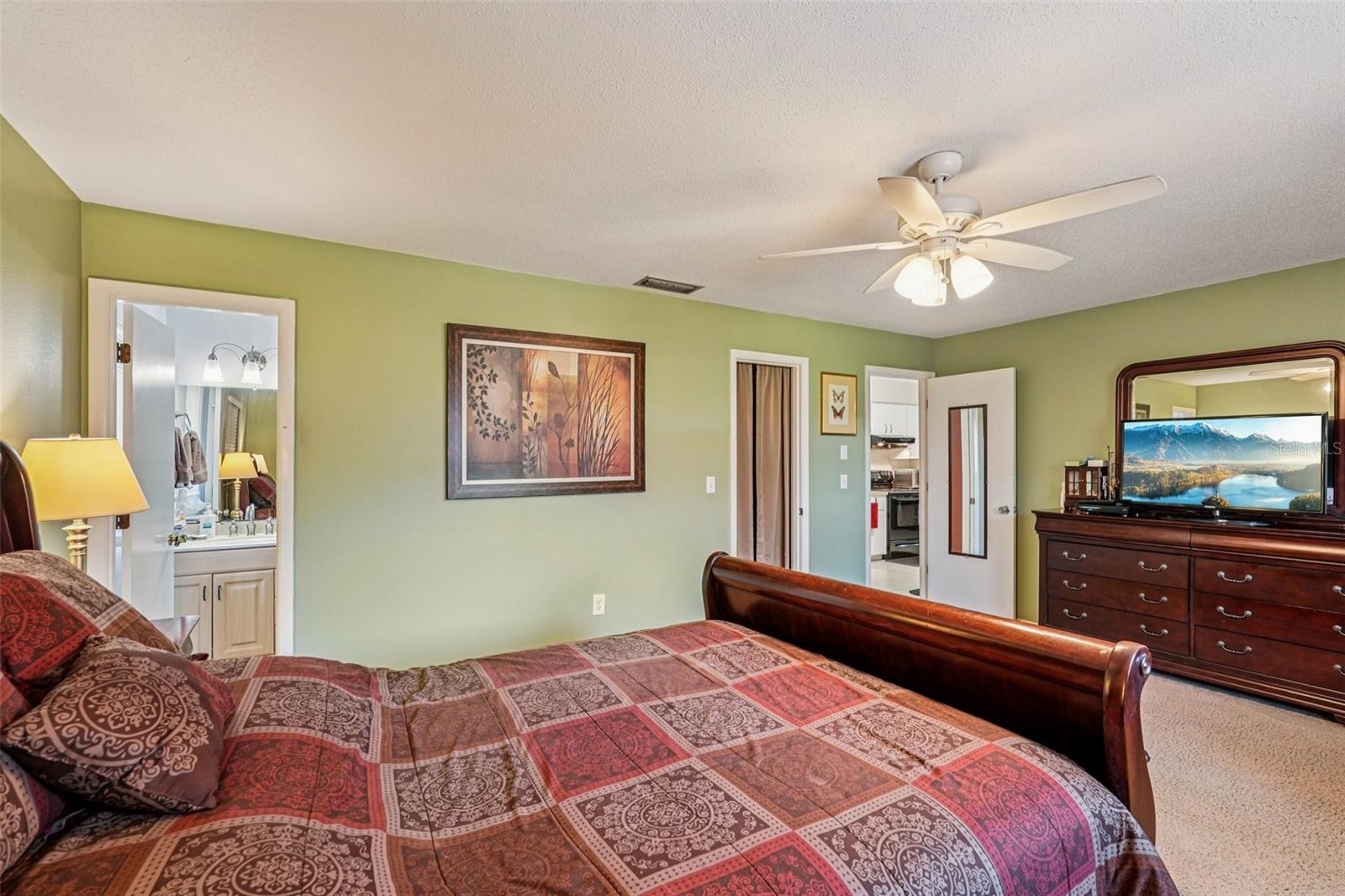 Image 21 of 33 For 651 Porpoise Road