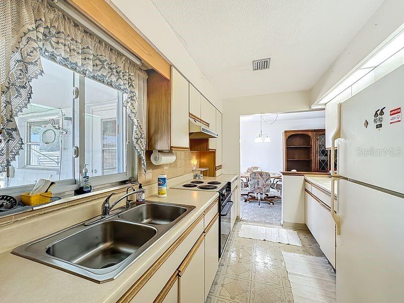 Image 7 of 25 For 313 Granada Boulevard