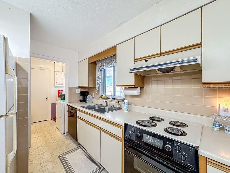 Image 9 of 25 For 313 Granada Boulevard