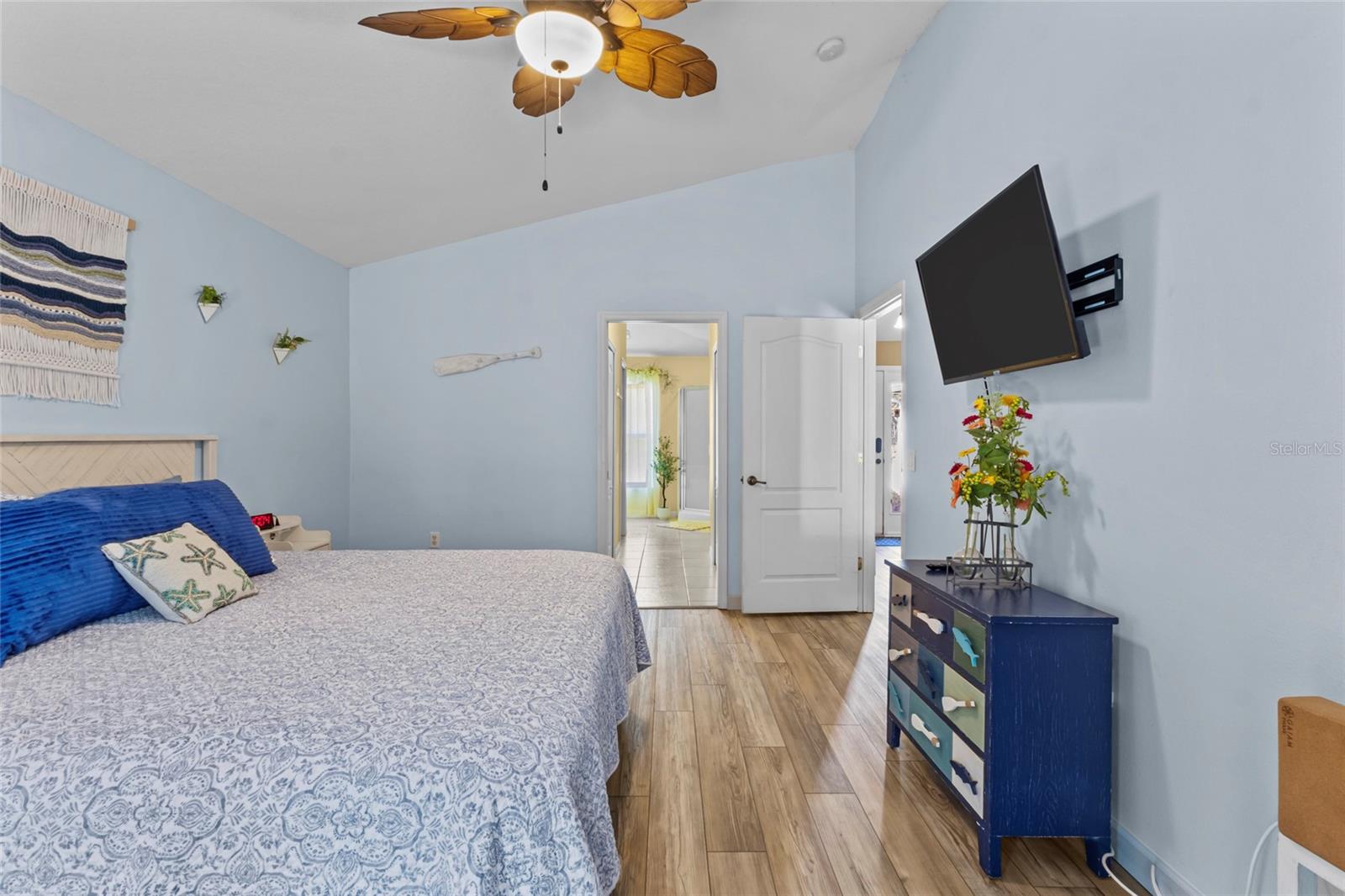 Image 16 of 45 For 136 Overbrook Street