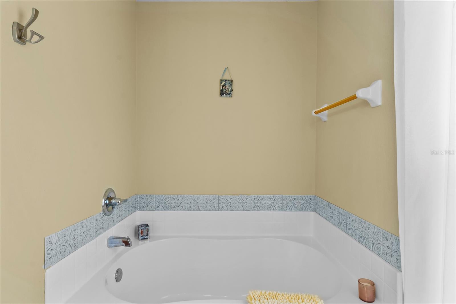 Image 21 of 45 For 136 Overbrook Street