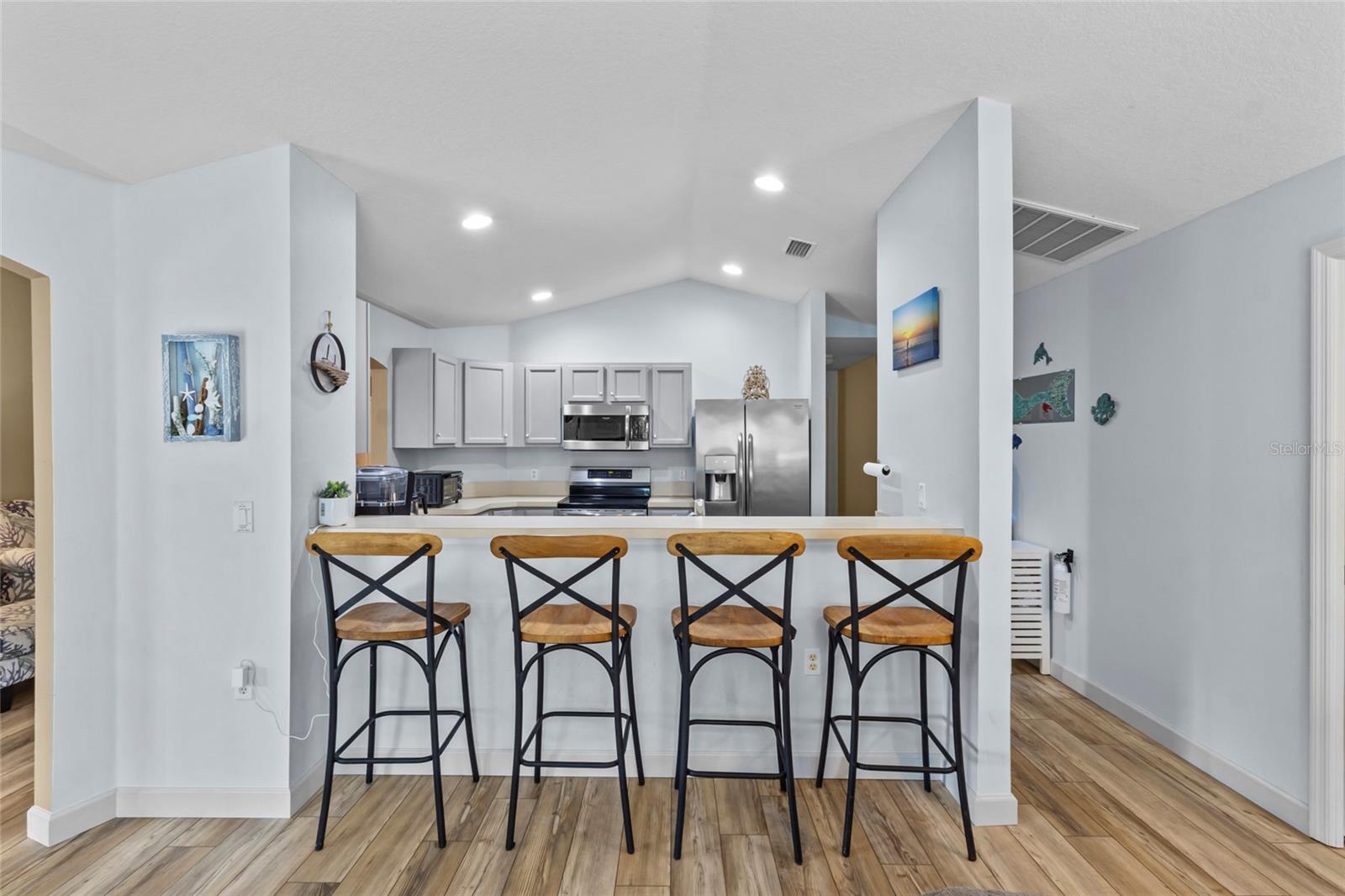 Image 25 of 45 For 136 Overbrook Street