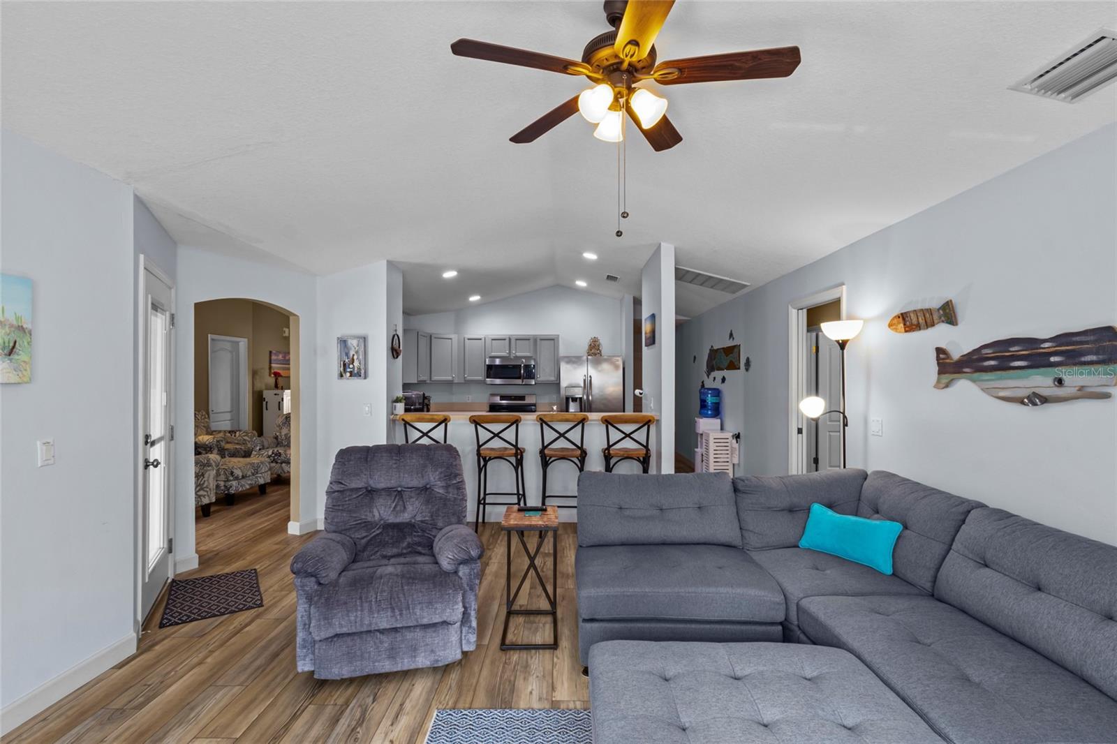 Image 26 of 45 For 136 Overbrook Street