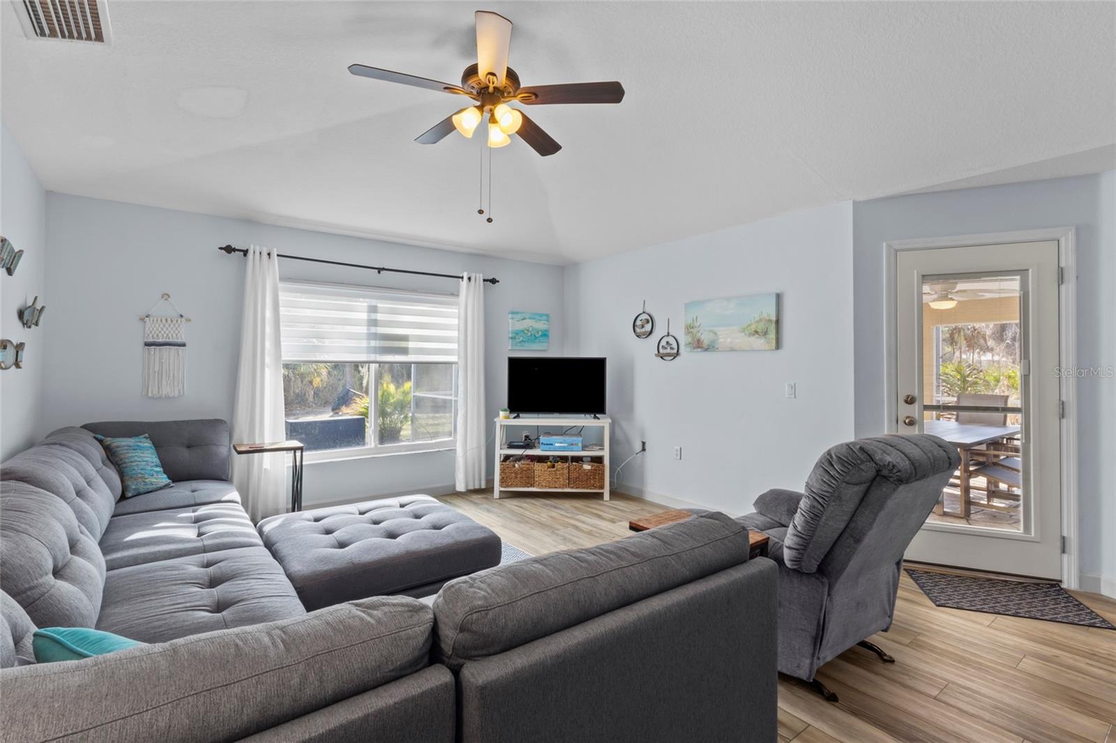 Image 3 of 45 For 136 Overbrook Street