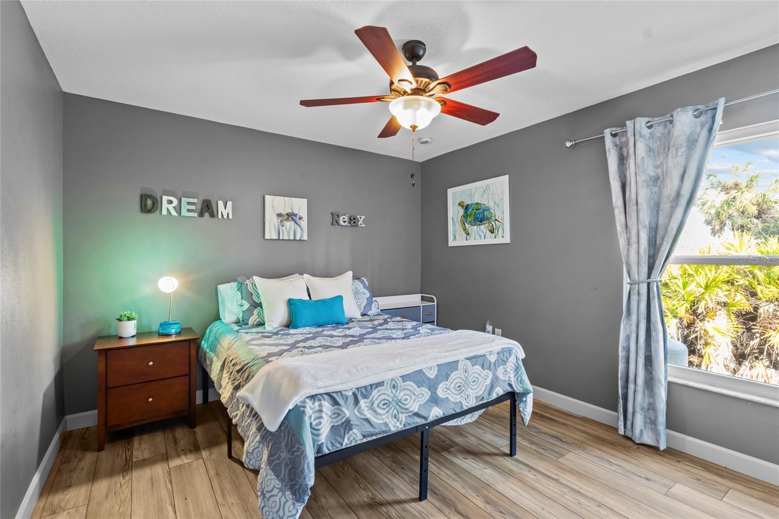 Image 32 of 45 For 136 Overbrook Street