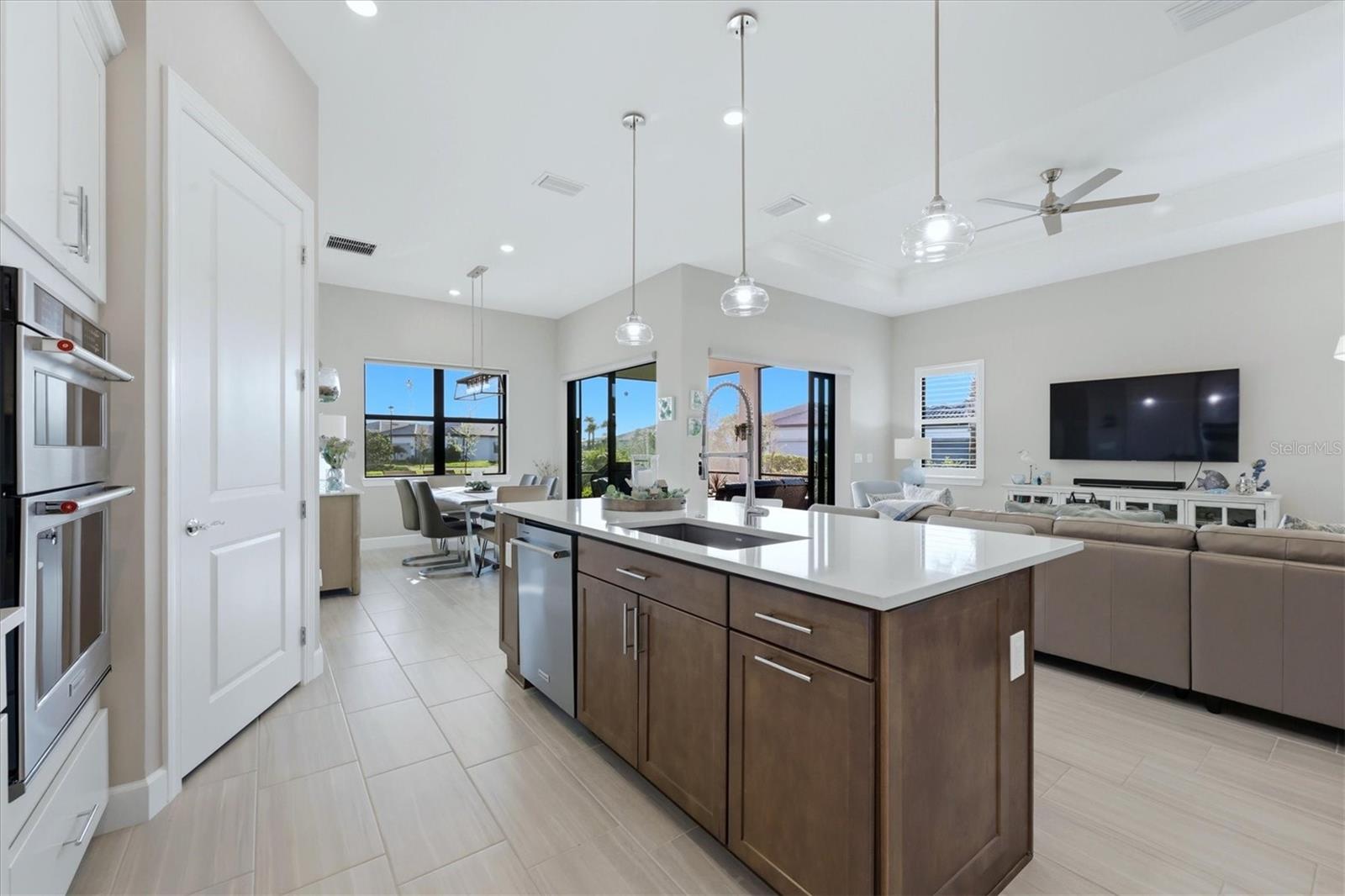 Image 14 of 54 For 6076 Silver Grass Court