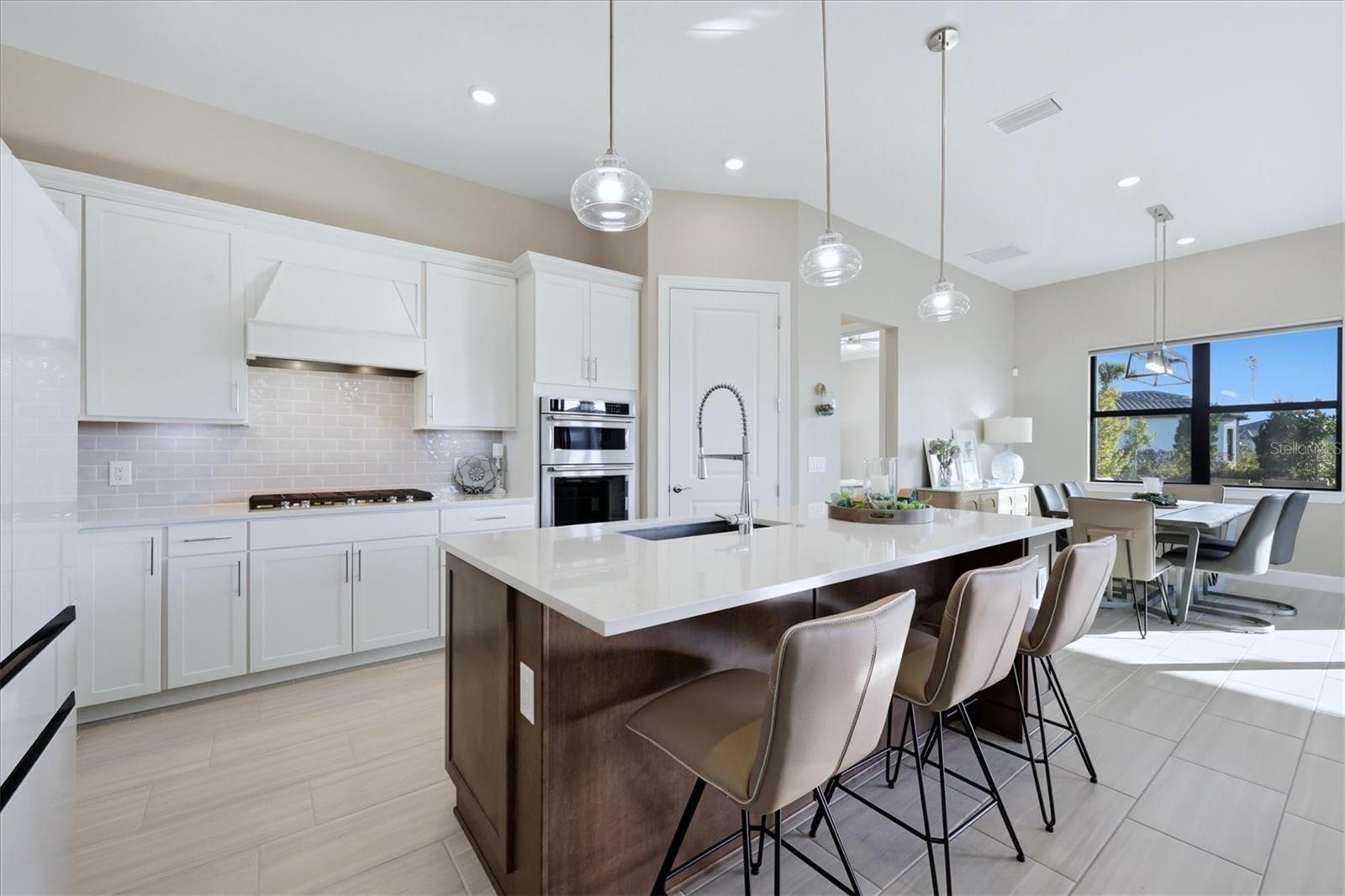 Image 15 of 54 For 6076 Silver Grass Court