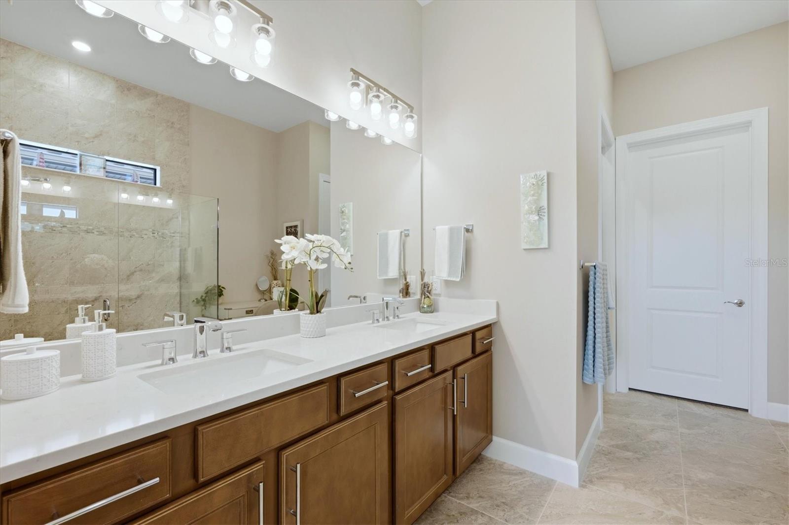 Image 19 of 54 For 6076 Silver Grass Court