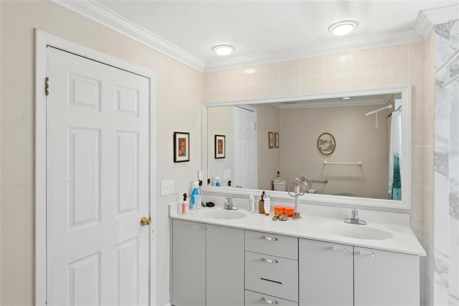 Image 23 of 59 For 2512 16th Avenue Drive E