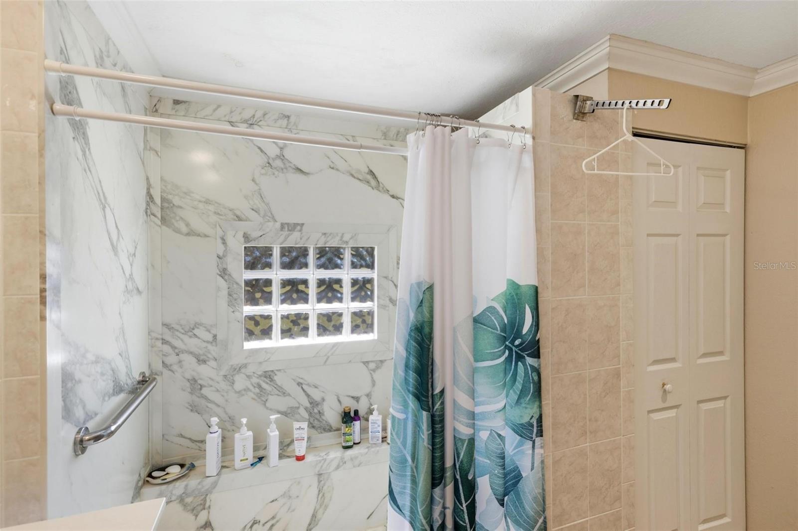 Image 24 of 59 For 2512 16th Avenue Drive E