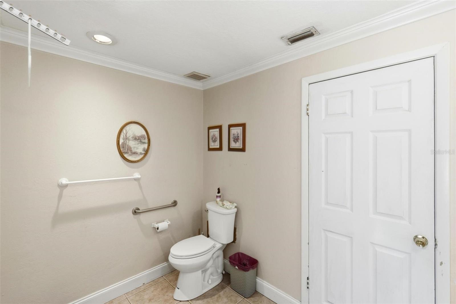 Image 25 of 59 For 2512 16th Avenue Drive E