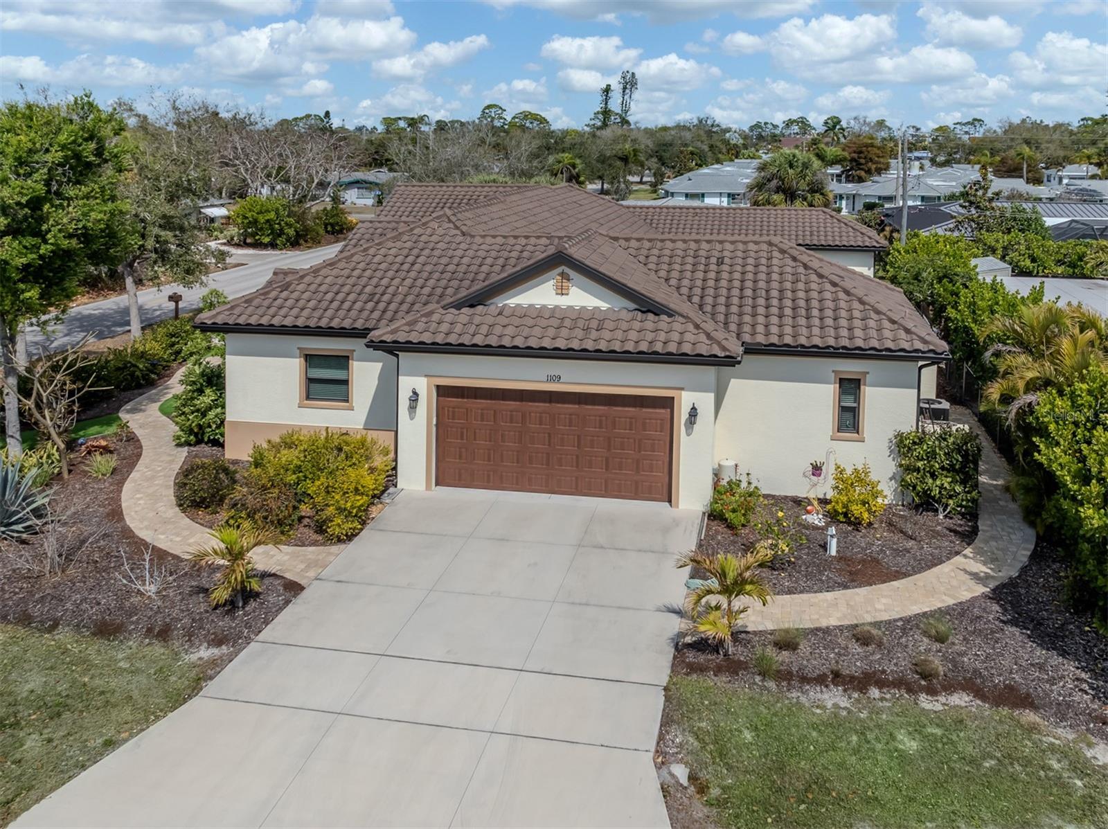 Image 3 of 48 For 1109 The Rialto