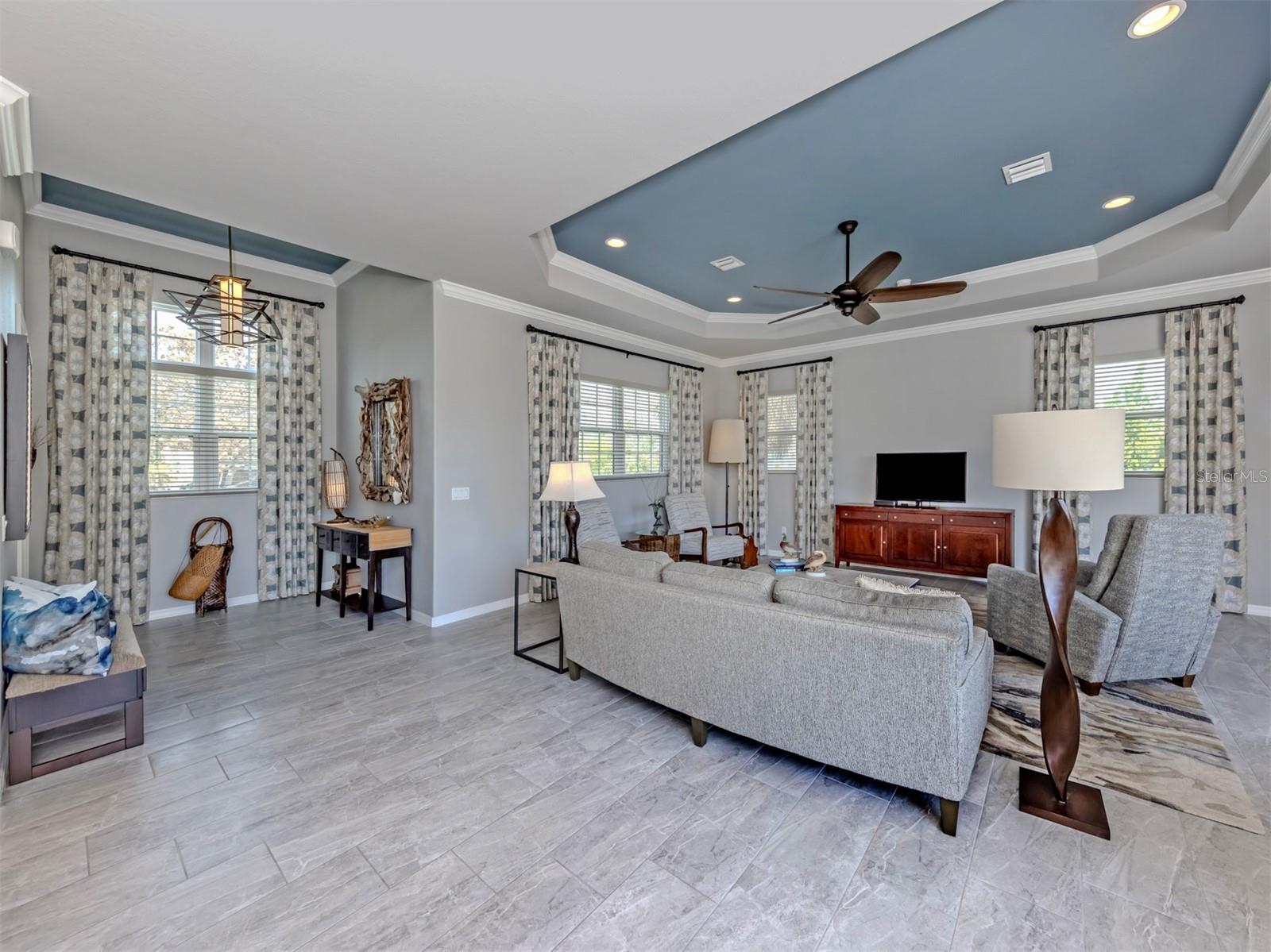 Image 8 of 48 For 1109 The Rialto