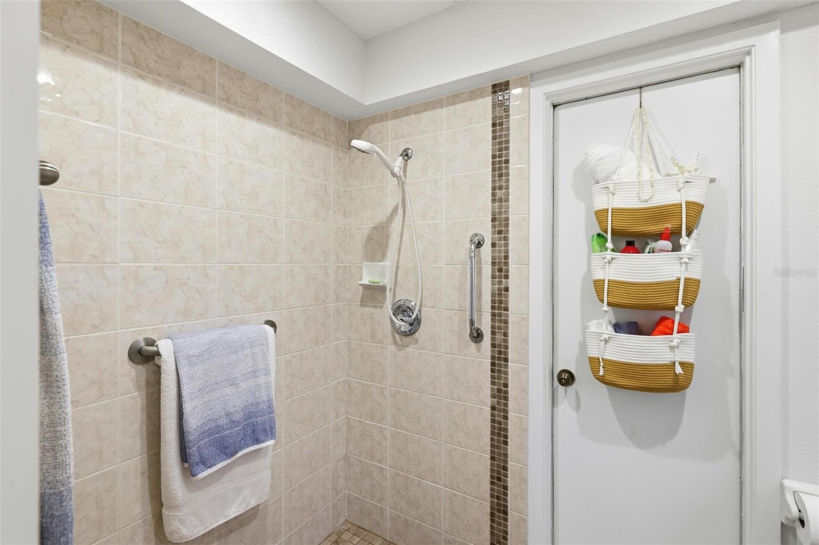 Image 13 of 47 For 1608 Bob O Link Drive