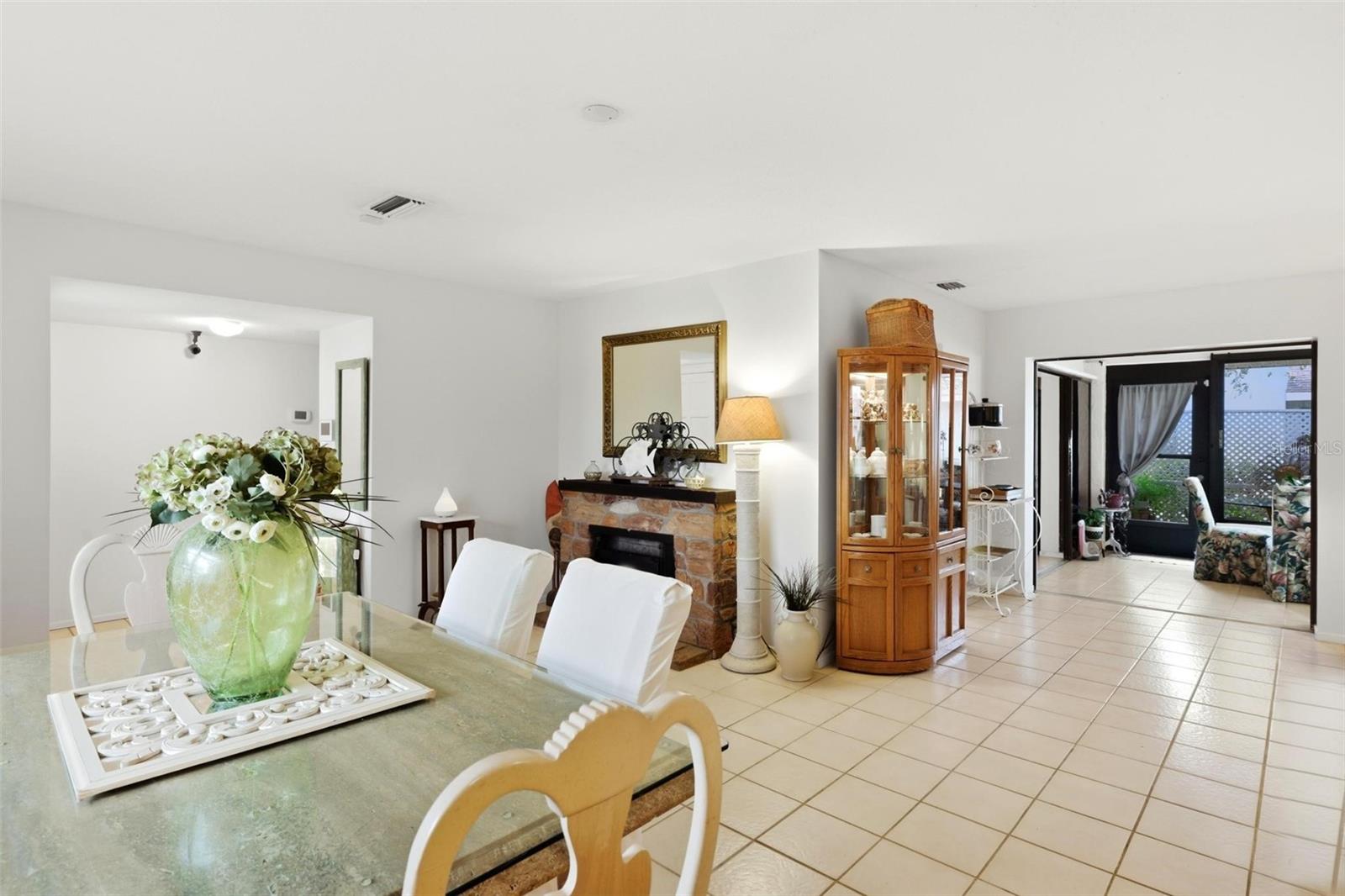 Image 27 of 47 For 1608 Bob O Link Drive