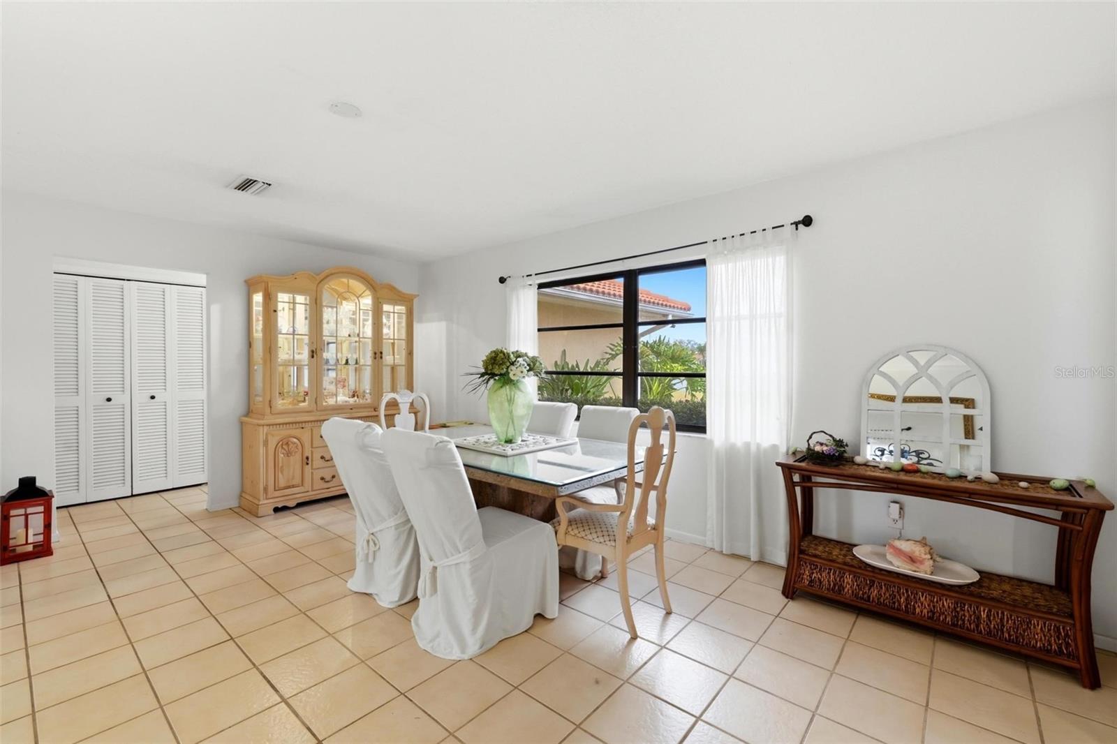 Image 6 of 47 For 1608 Bob O Link Drive