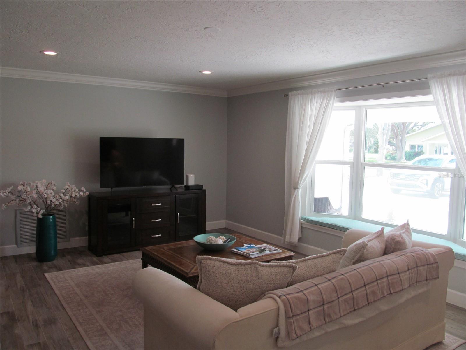 Image 9 of 58 For 150 Fiesole Street