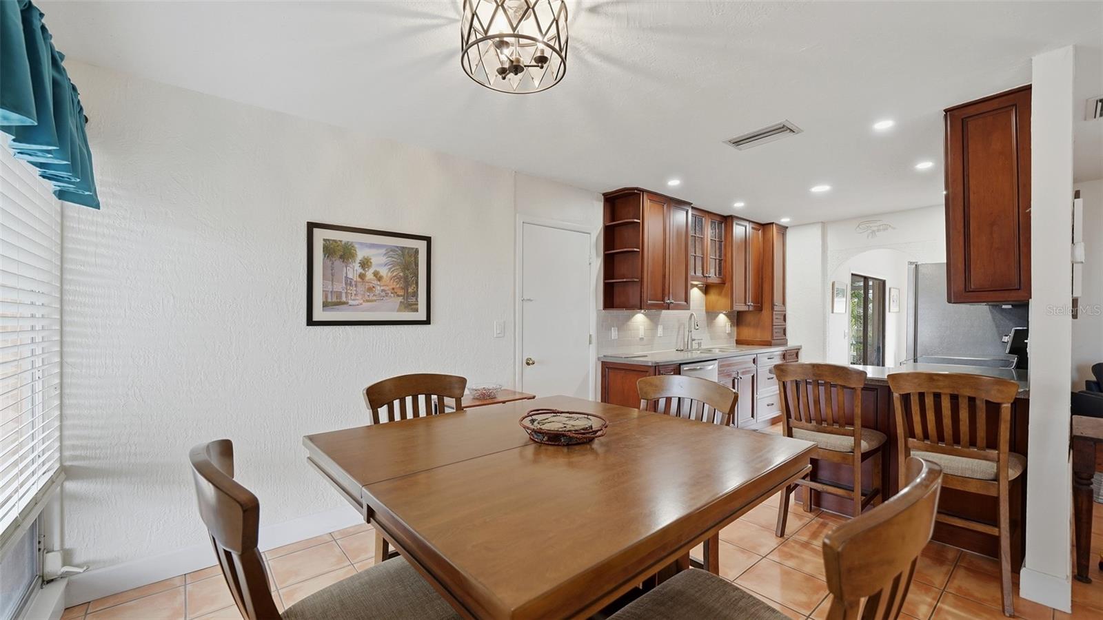 Image 4 of 71 For 1514 Pamela Street