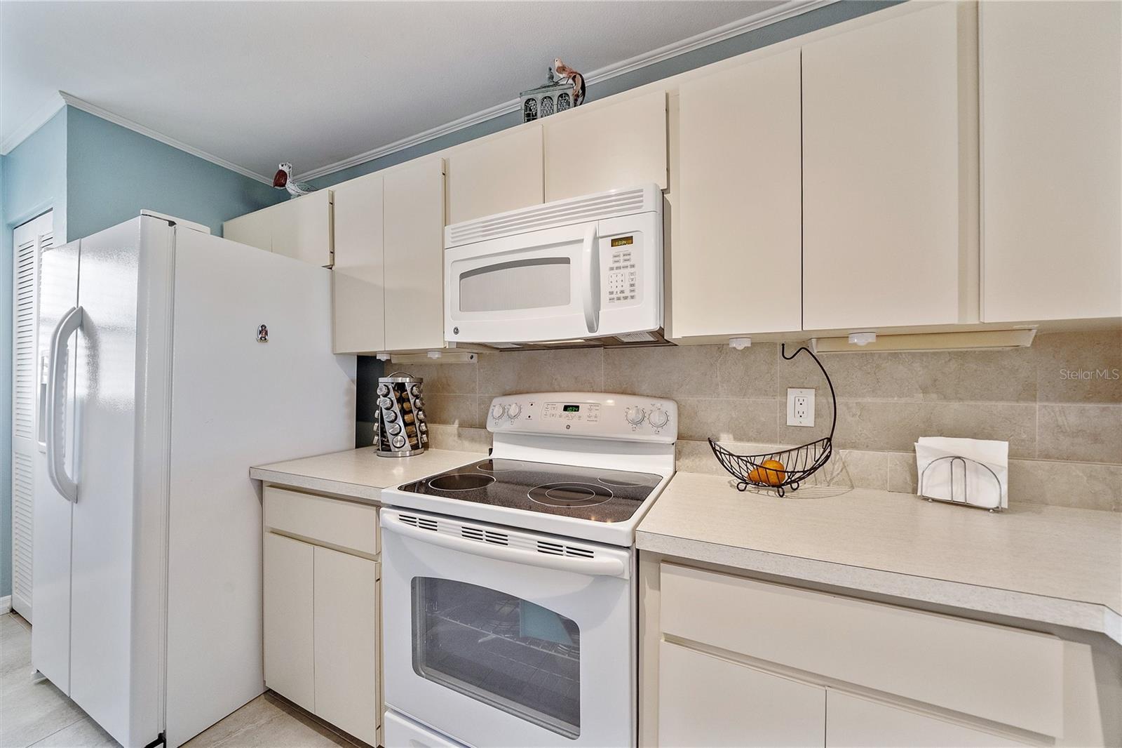 Image 18 of 32 For 758 Village Circle 207