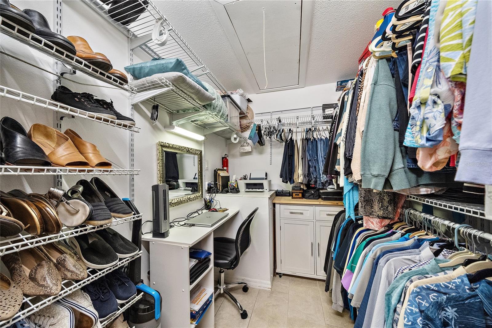 Image 20 of 32 For 758 Village Circle 207