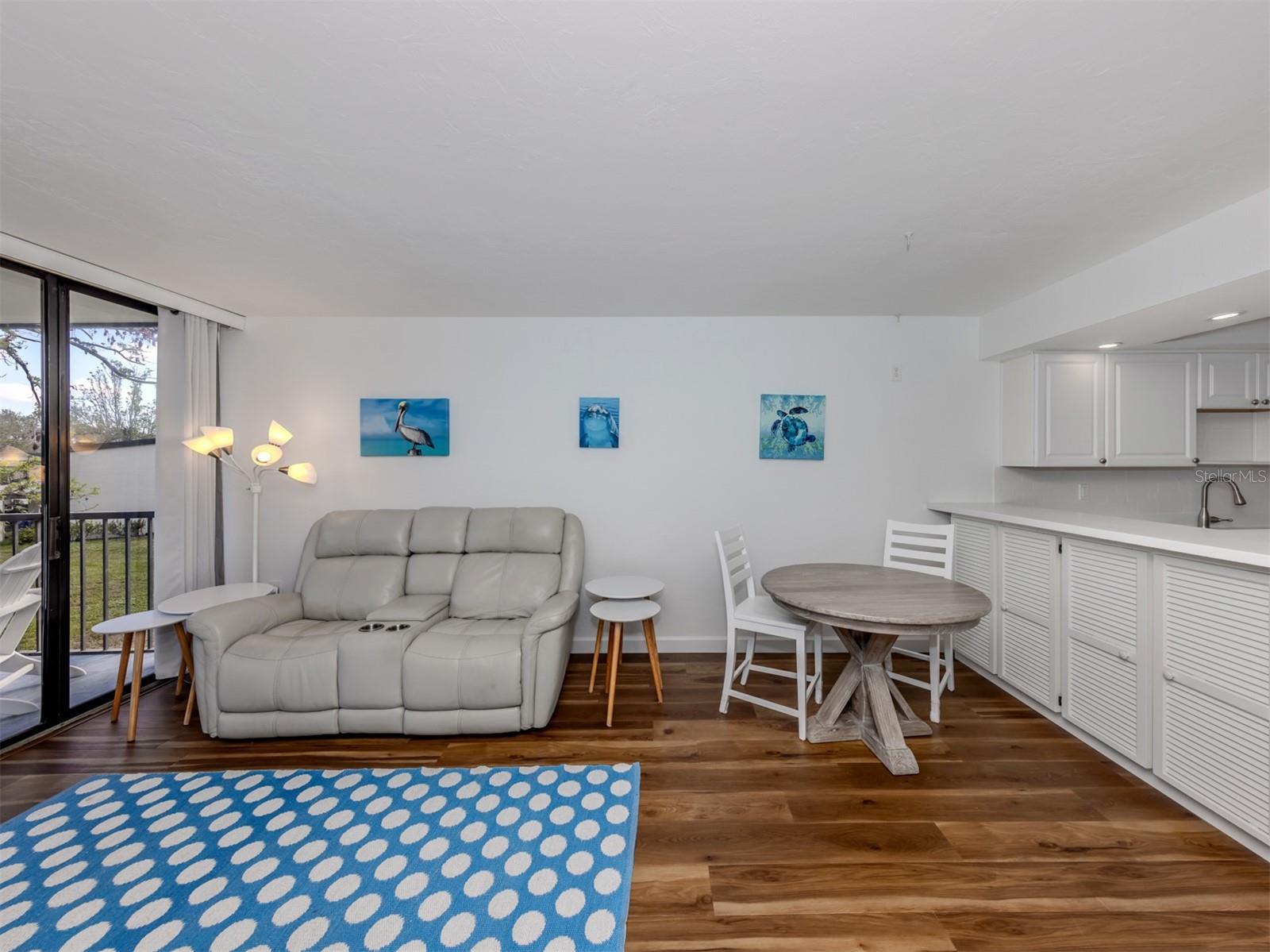 Image 11 of 75 For 618 Bird Bay Drive S 216