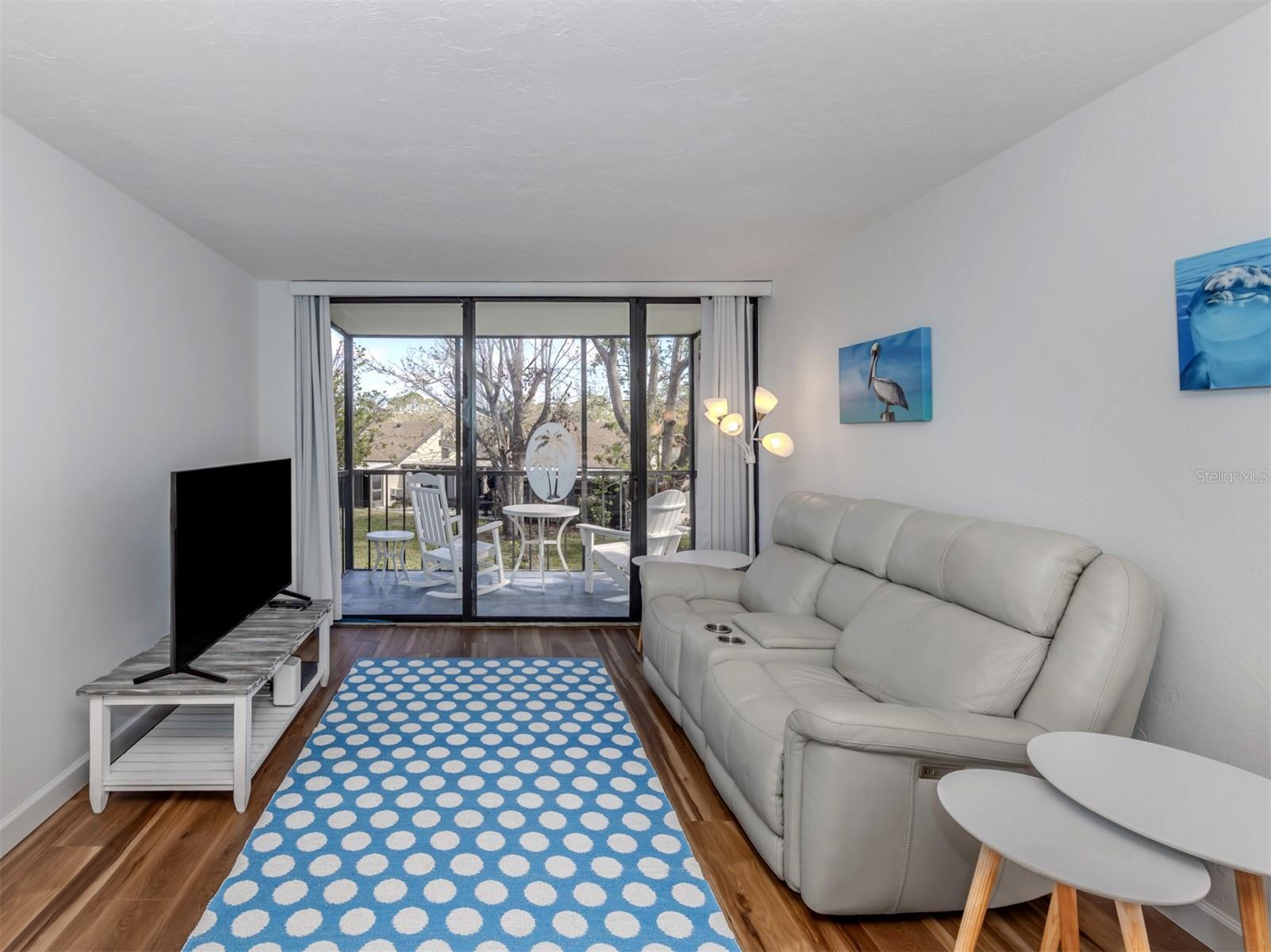 Image 12 of 75 For 618 Bird Bay Drive S 216