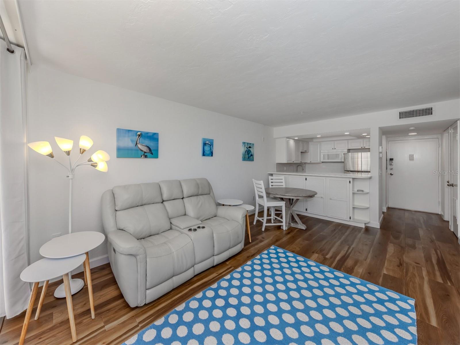 Image 14 of 75 For 618 Bird Bay Drive S 216