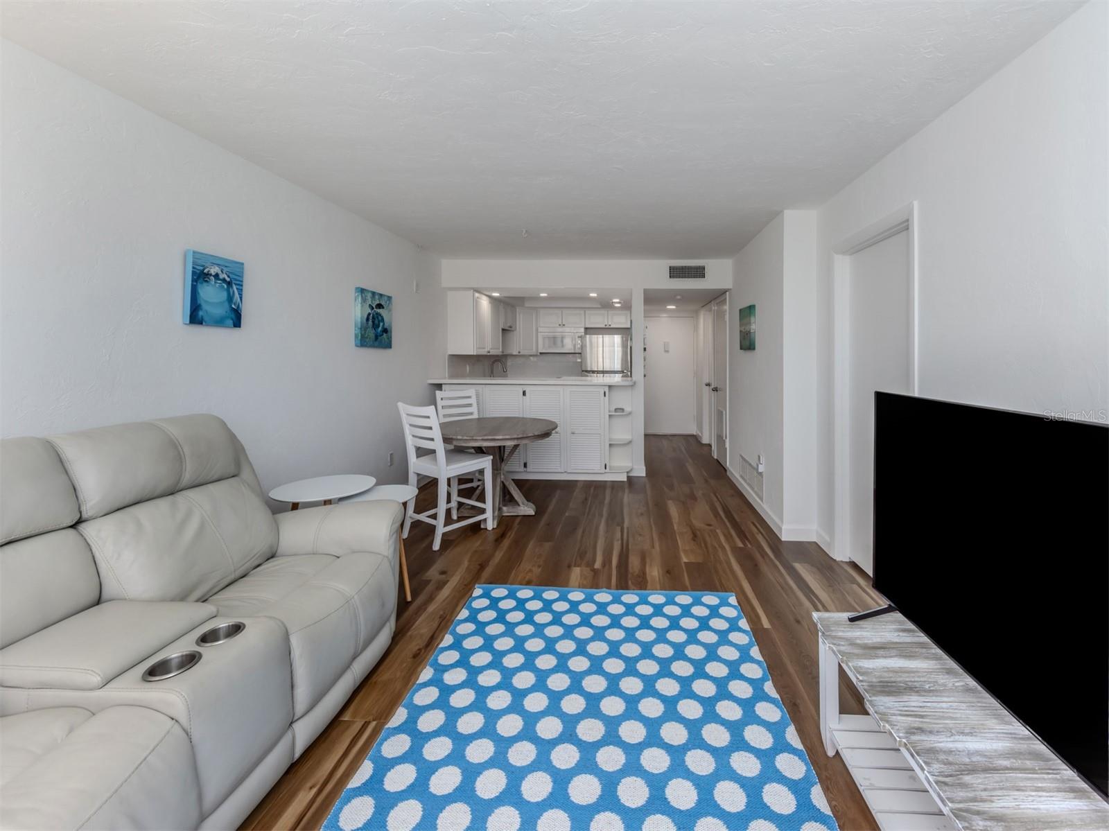 Image 15 of 75 For 618 Bird Bay Drive S 216