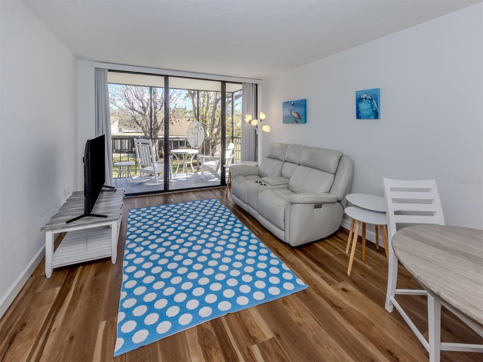 Image 9 of 75 For 618 Bird Bay Drive S 216