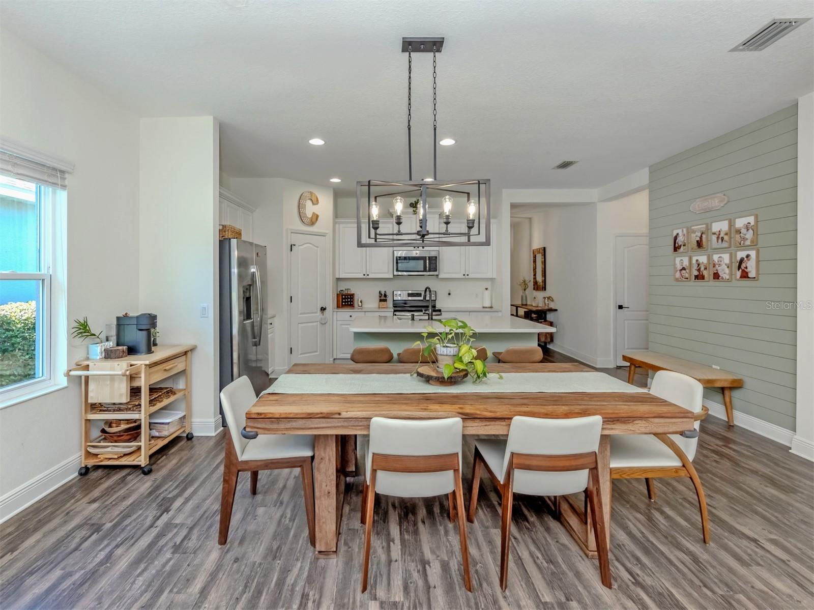 Image 11 of 55 For 7412 Ridgelake Circle