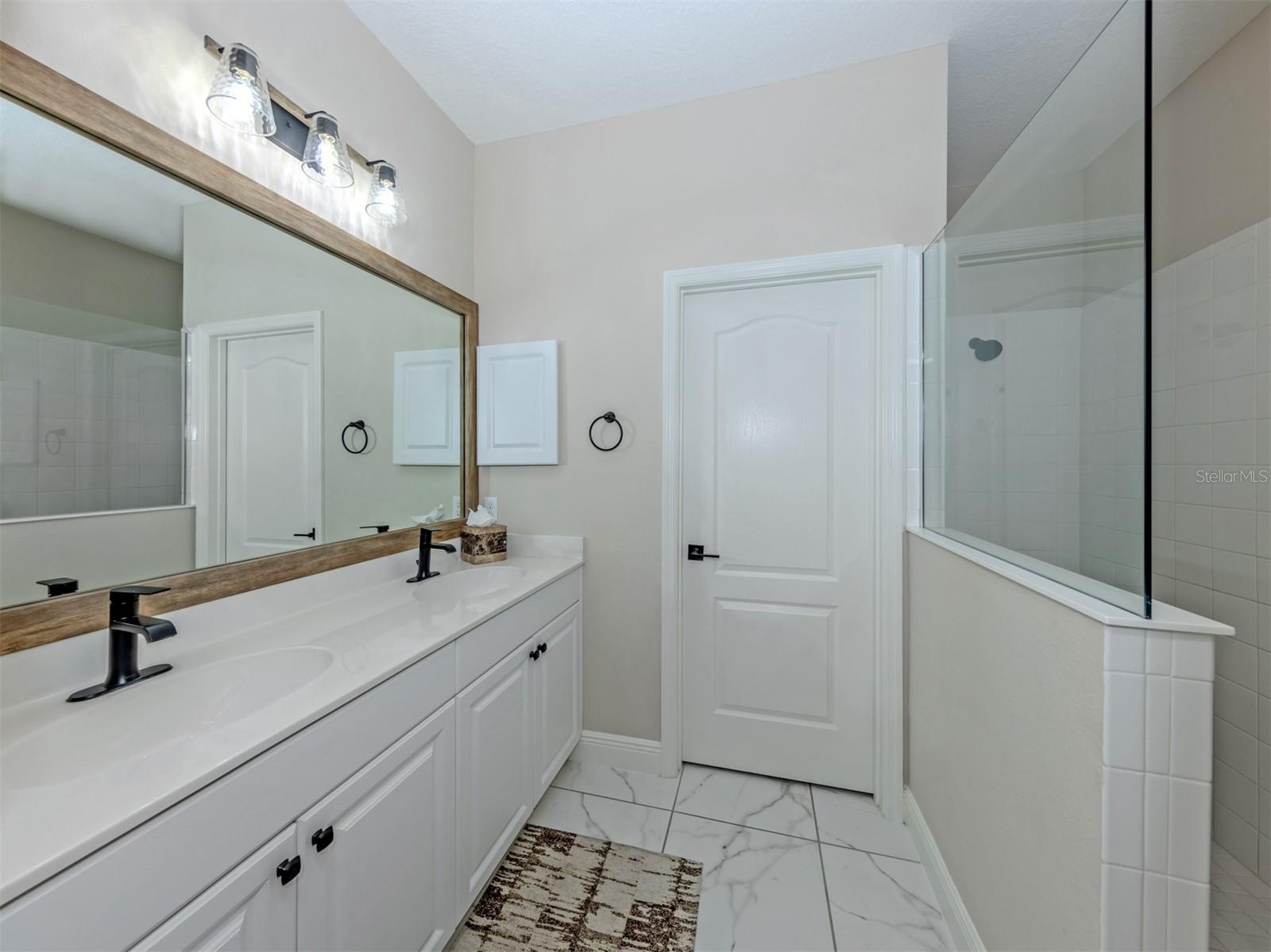 Image 17 of 55 For 7412 Ridgelake Circle