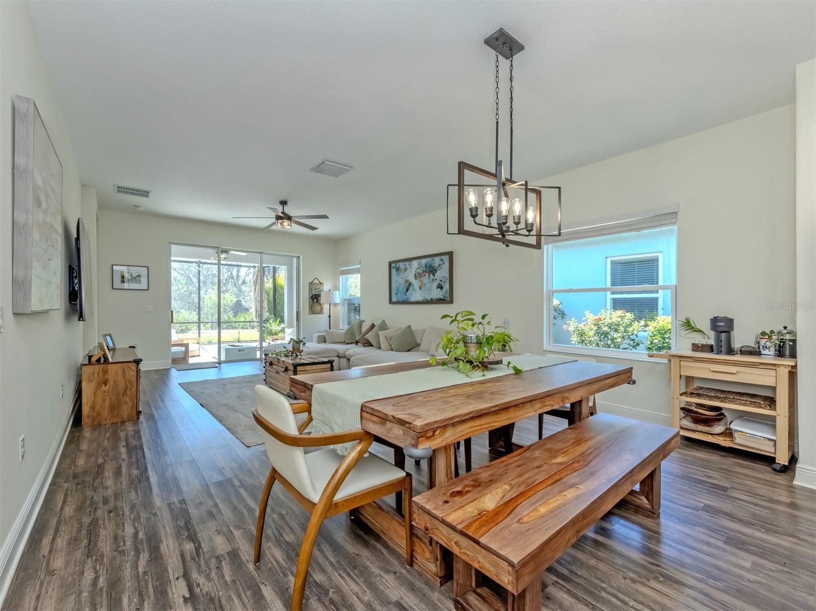 Image 5 of 55 For 7412 Ridgelake Circle